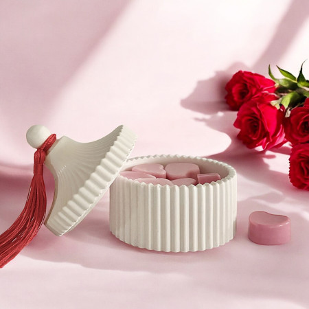 Fondants en forme de coeur parfumés en pot résine avec couvercle "Soirée à Paris"