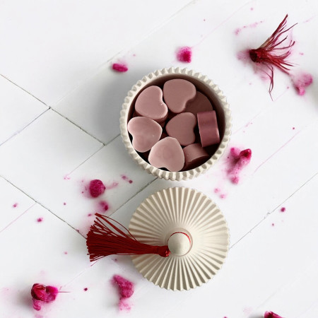Fondants en forme de coeur parfumés en pot résine avec couvercle "Soirée à Paris"