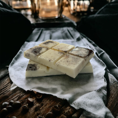 Detail of the Café des Isles scented fondant squares with notes of coffee, cocoa and vanilla