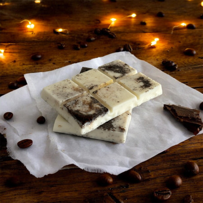 Taoé Lifestyle Café des Isles scented wax melt tablet with recyclable packaging