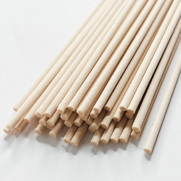 Détail des tiges en rotin pour diffuseur structure naturelle absorbante pour parfum