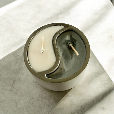Yin & Yang Double Scent Candle – Harmony of the Senses in Two Scents Yin & Yang Double Scent Candle – Harmony of the Senses in Two Scents