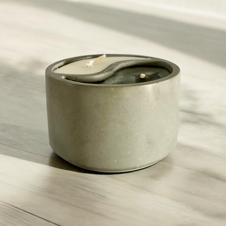 Yin & Yang Double Scent Candle – Harmony of the Senses in Two Scents Yin & Yang Double Scent Candle – Harmony of the Senses in Two Scents
