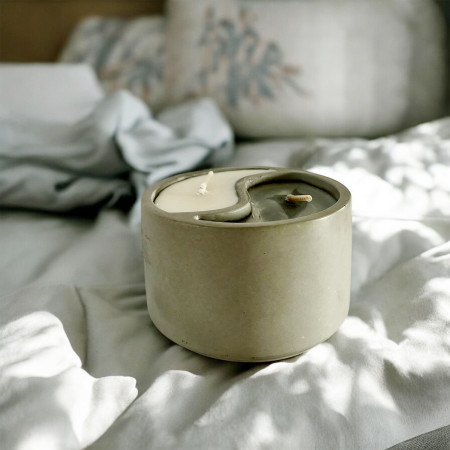 Yin & Yang Double Scent Candle – Harmony of the Senses in Two Scents Yin & Yang Double Scent Candle – Harmony of the Senses in Two Scents