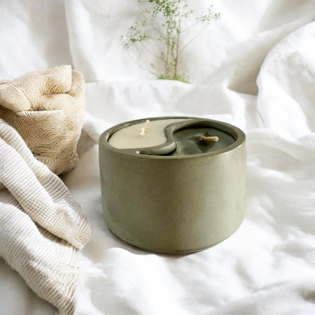 Yin & Yang Double Scent Candle – Harmony of the Senses in Two Scents Yin & Yang Double Scent Candle – Harmony of the Senses in Two Scents