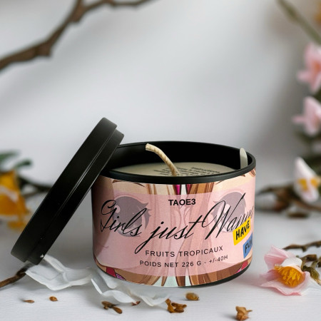Pyjamas Party Tropical Fruit Scented Candle - 226 G Pyjamas Party Tropical Fruit Scented Candle - 226 G